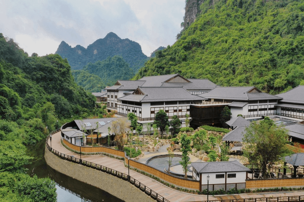 YOKO ONSEN QUANG HANH